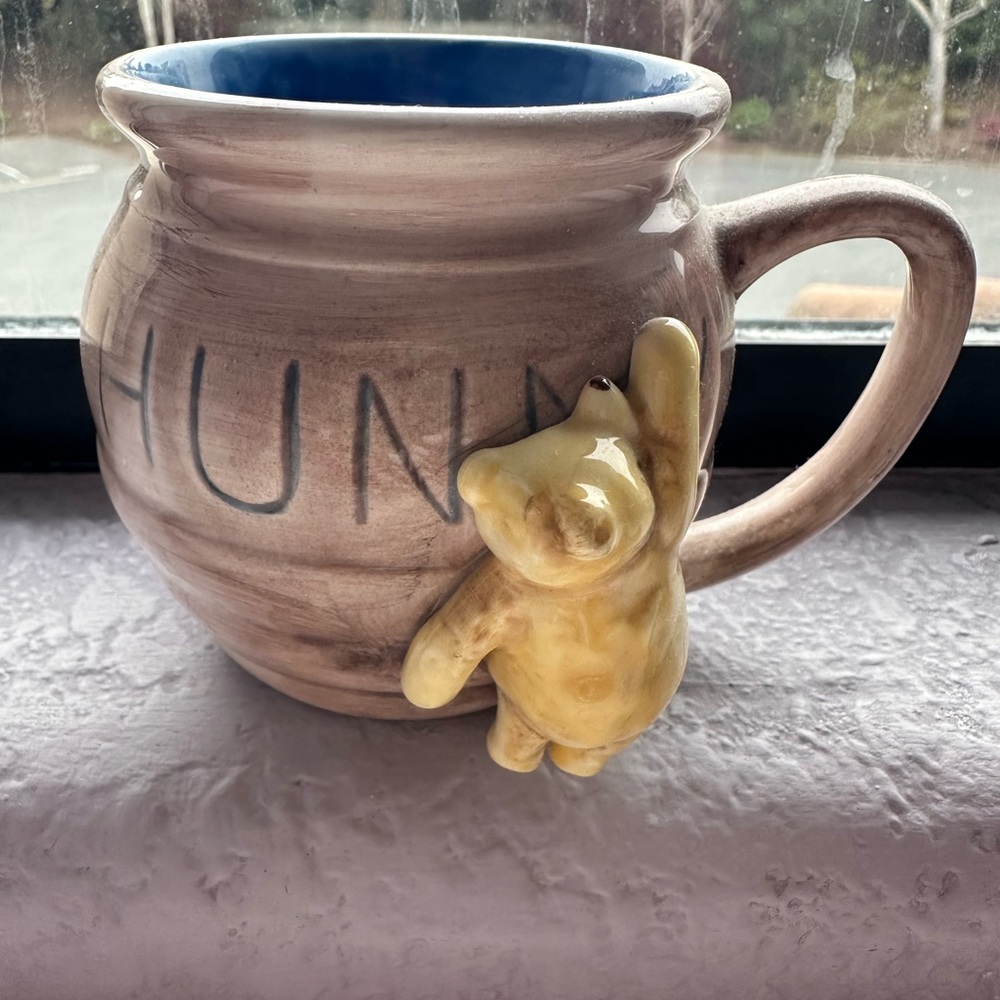 Vintage Disney Winnie the Pooh hunny cup